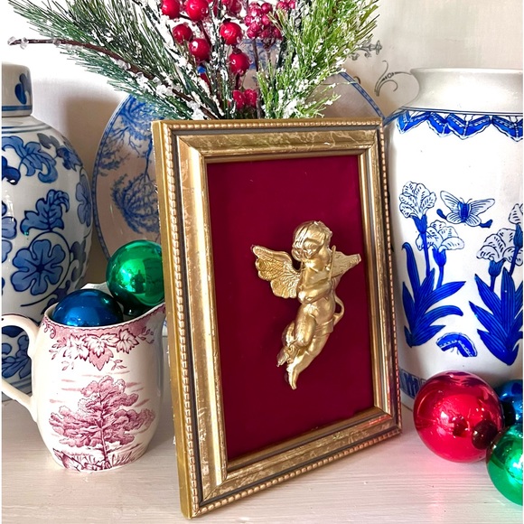 Vintage Red Velvet Framed Cherub - Picture 4 of 5